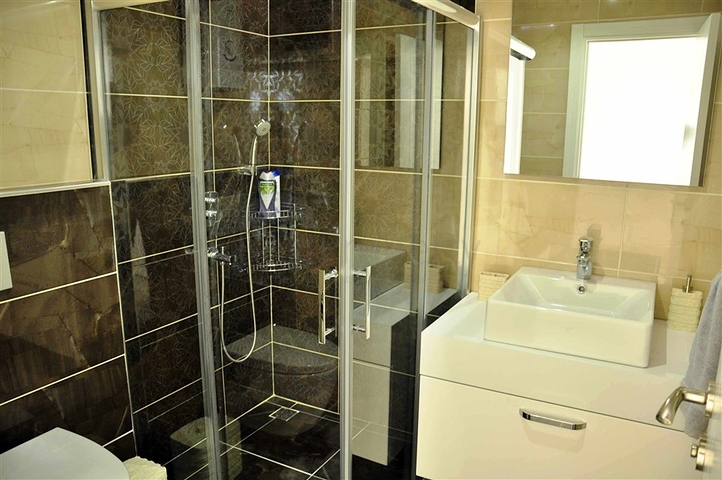 مشروع عصري حديث الانشاء في كاستل - الانيا