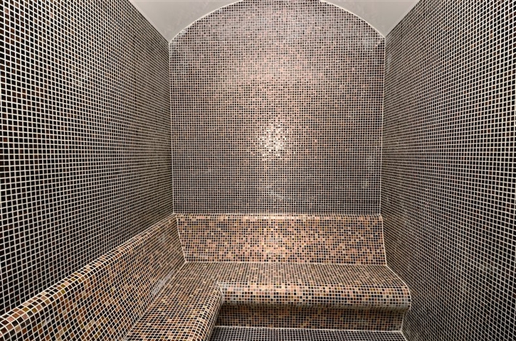 شقة غرفة و صالة للايجار في مجمع عصري 