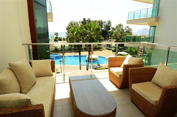 شقق على شاطئ البحر