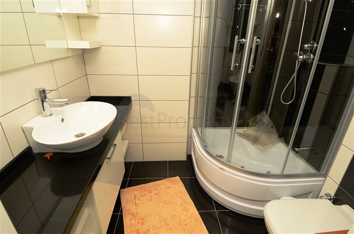 شقق على شاطئ البحر