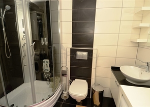 شقق على شاطئ البحر