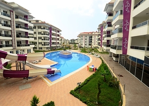 شقة في مجمع مميز في  كاستل الانيا