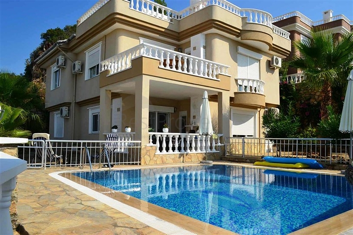 فيلا باطلالة رائعة في كارجي جاك - الانيا