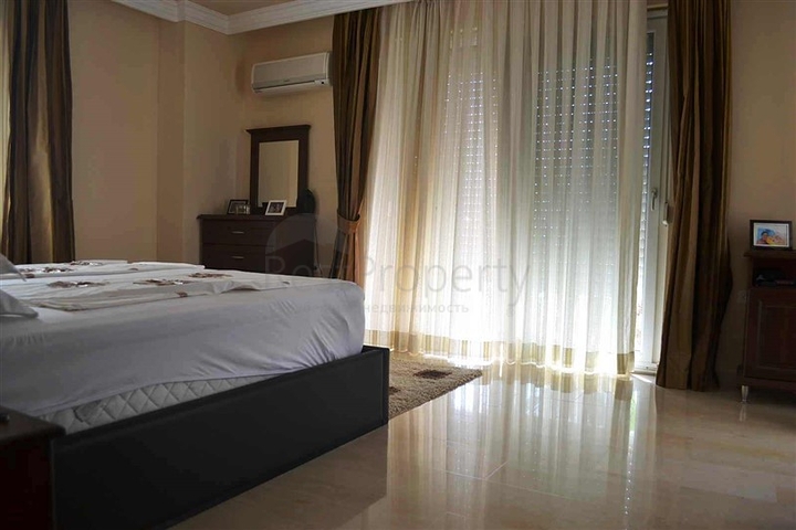 فيلا باطلالة رائعة في كارجي جاك - الانيا