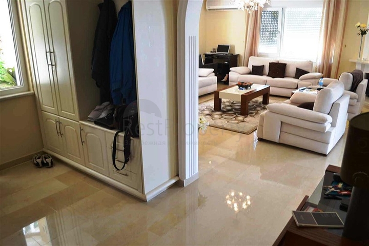 فيلا باطلالة رائعة في كارجي جاك - الانيا