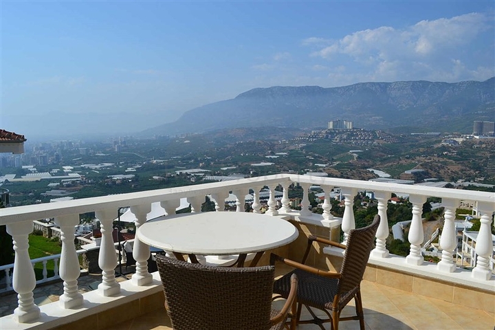 فيلا باطلالة رائعة في كارجي جاك - الانيا