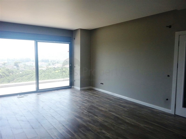 مشروع قيد الانشاء في اوبا - الانيا