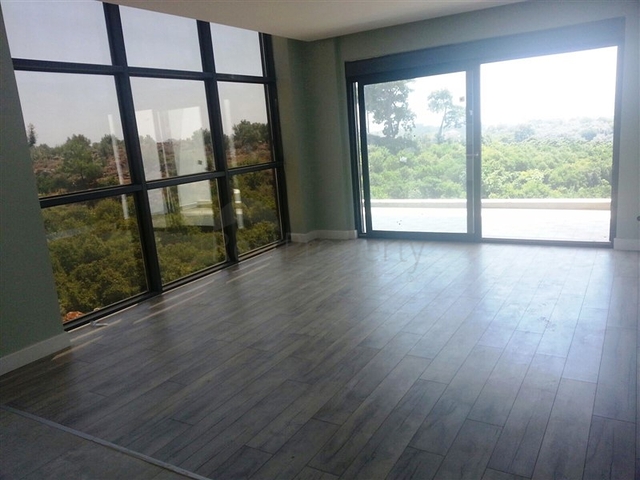 مشروع قيد الانشاء في اوبا - الانيا