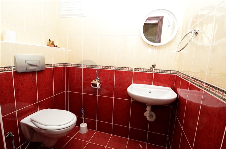 شقة واسعة ثلاثة غرف و صالة في محمودلار