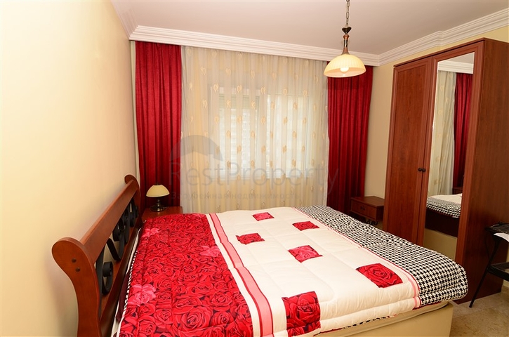 شقة واسعة ثلاثة غرف و صالة في محمودلار