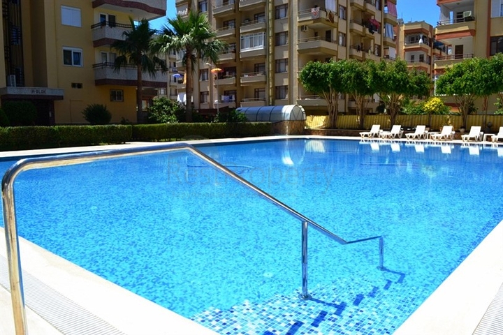 شقة واسعة ثلاثة غرف و صالة في محمودلار