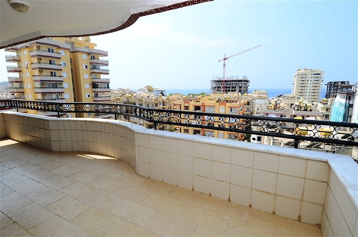 شقة واسعة ثلاثة غرف و صالة في محمودلار