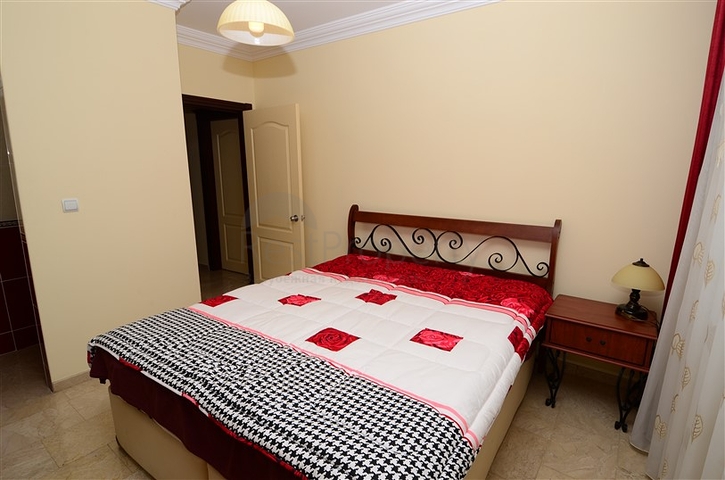 شقة واسعة ثلاثة غرف و صالة في محمودلار