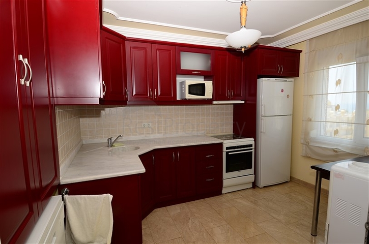 شقة واسعة ثلاثة غرف و صالة في محمودلار