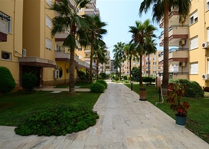 شقة واسعة ثلاثة غرف و صالة في محمودلار