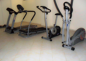 شقة واسعة ثلاثة غرف و صالة في محمودلار