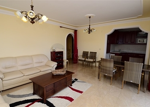 شقة واسعة ثلاثة غرف و صالة في محمودلار