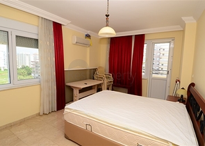 شقة واسعة ثلاثة غرف و صالة في محمودلار