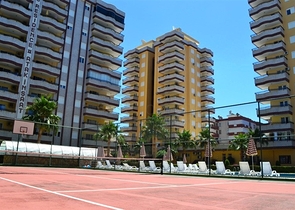 شقة واسعة ثلاثة غرف و صالة في محمودلار