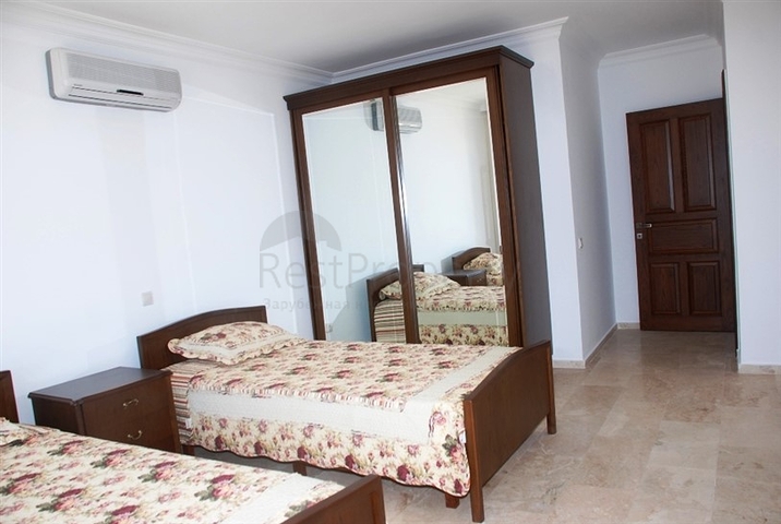 فيلا في كاش باطلالة على البحر