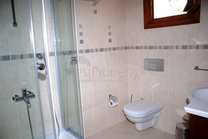 فيلا في كاش باطلالة على البحر