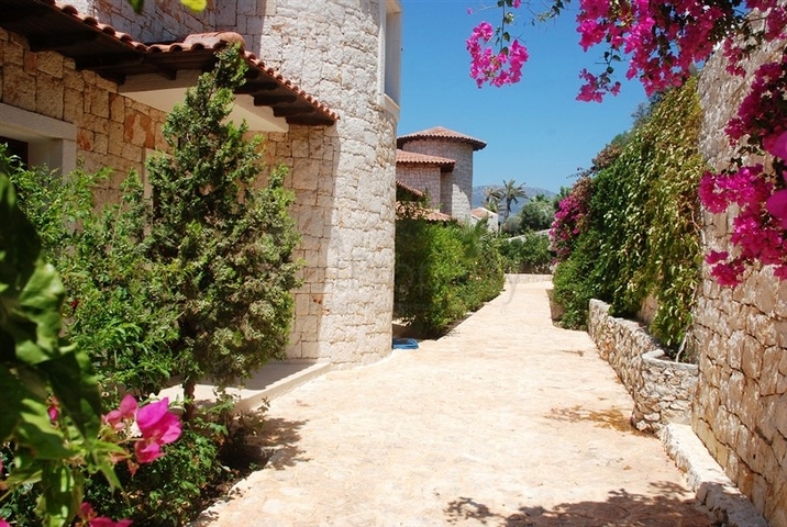 فيلا في كاش باطلالة على البحر