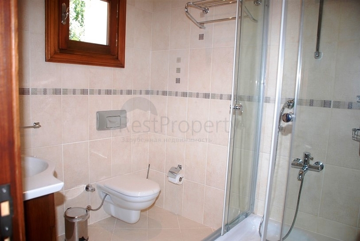 فيلا في كاش باطلالة على البحر