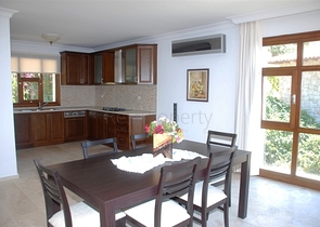 فيلا في كاش باطلالة على البحر