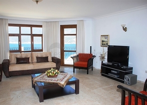 فيلا في كاش باطلالة على البحر