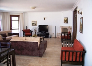 فيلا في كاش باطلالة على البحر