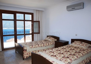 فيلا في كاش باطلالة على البحر