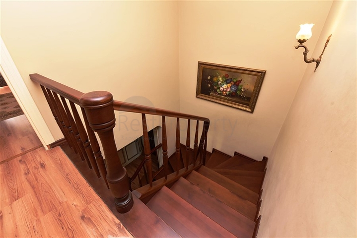 شقة دوبلكس واسعة في اوبا - الانيا