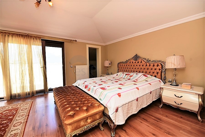 شقة دوبلكس واسعة في اوبا - الانيا