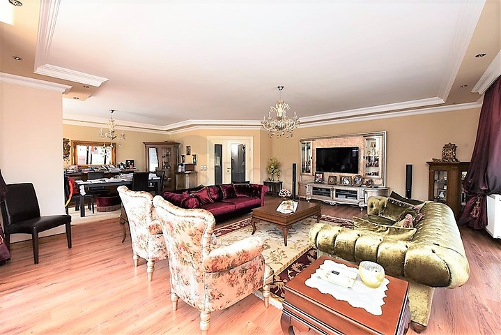 شقة دوبلكس واسعة في اوبا - الانيا