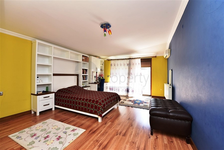 شقة دوبلكس واسعة في اوبا - الانيا