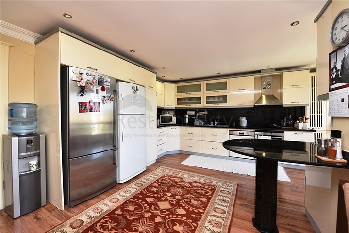 شقة دوبلكس واسعة في اوبا - الانيا