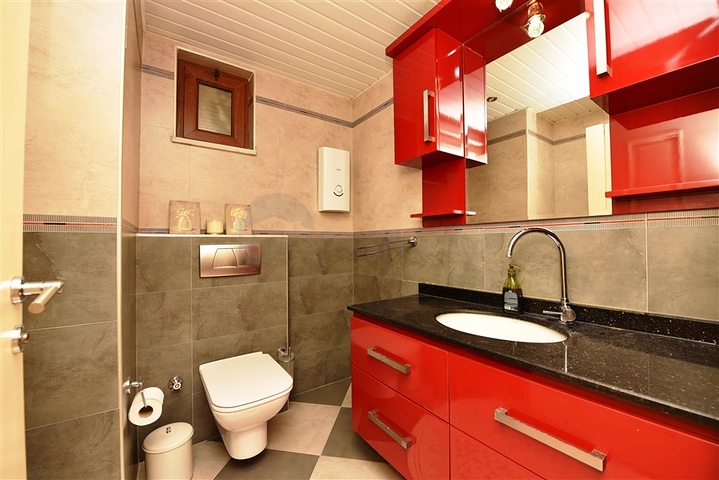 شقة دوبلكس واسعة في اوبا - الانيا