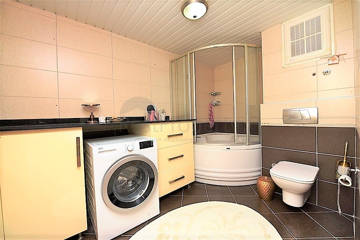 شقة دوبلكس واسعة في اوبا - الانيا