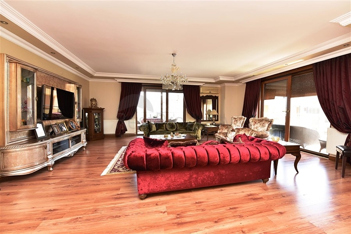 شقة دوبلكس واسعة في اوبا - الانيا