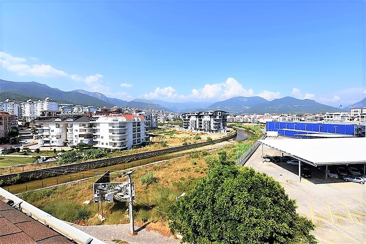 شقة دوبلكس واسعة في اوبا - الانيا