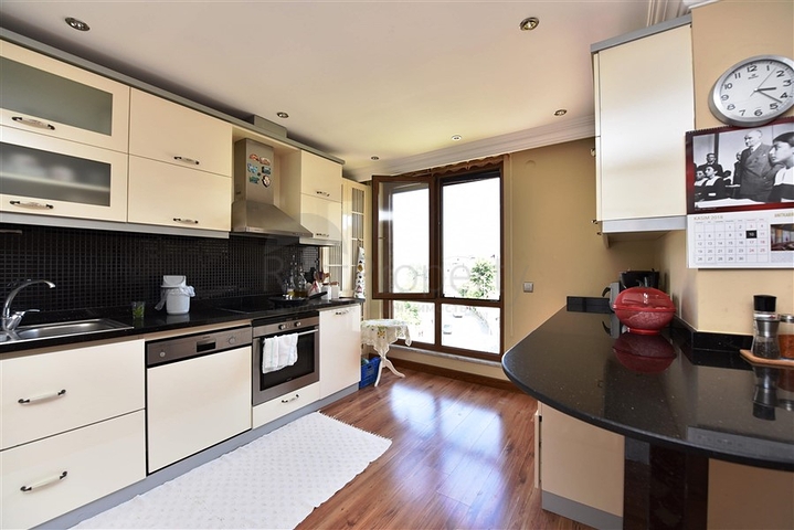 شقة دوبلكس واسعة في اوبا - الانيا