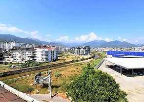 شقة دوبلكس واسعة في اوبا - الانيا