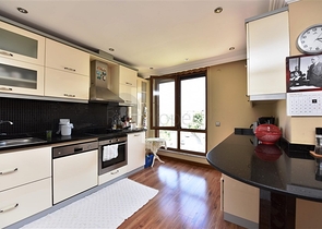 شقة دوبلكس واسعة في اوبا - الانيا