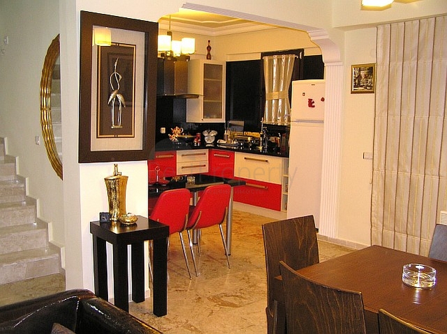 فيلا ثلاث طوابق مفروشة في فتحية