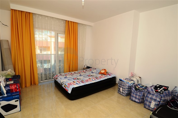 شقة في مجمع مميز في الانيا