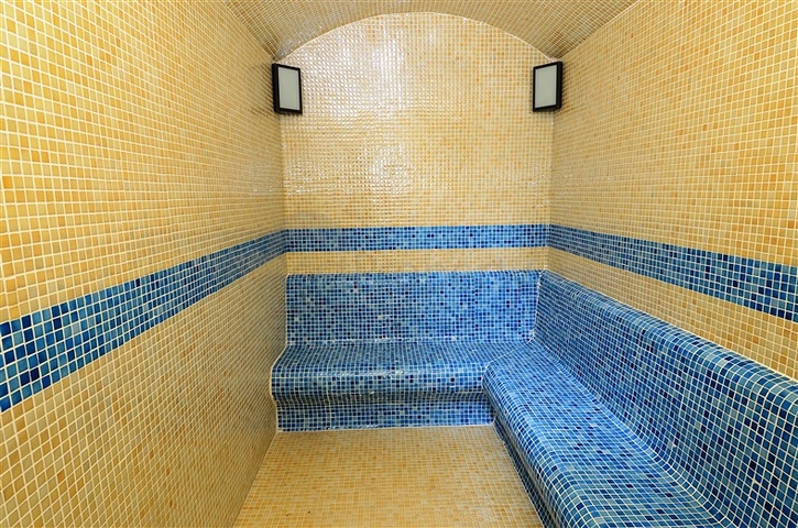 شقة في مجمع مميز في الانيا