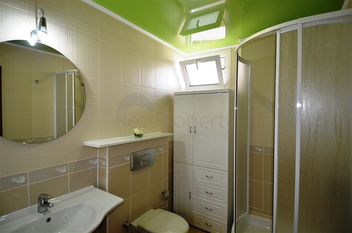 شقة تطل على النهر في الانيا