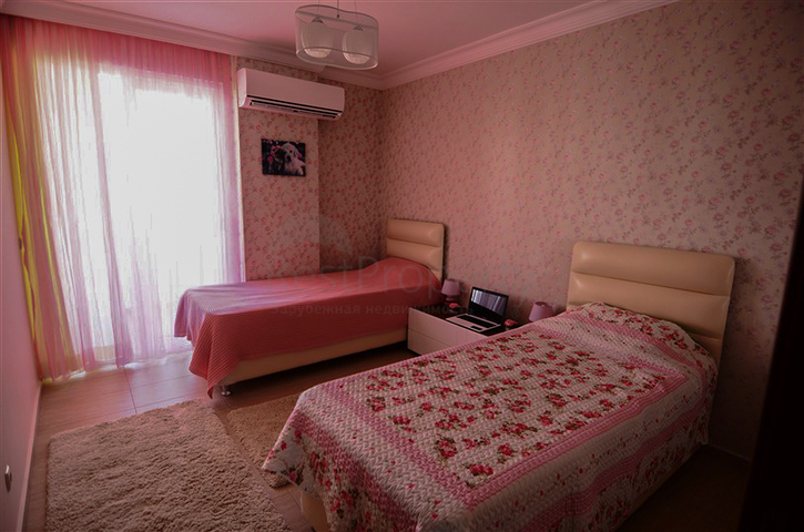 شقة تطل على النهر في الانيا