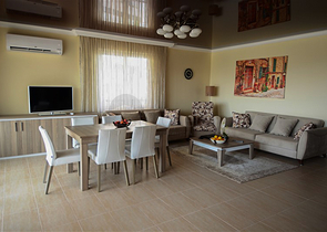 شقة تطل على النهر في الانيا