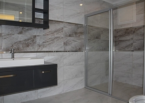 شقق في مجمع جديد في الانيا على مقربة من البحر